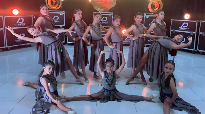 Academia ariqueña Cubaric obtiene siete trofeos en certamen internacional All Dance Brasil