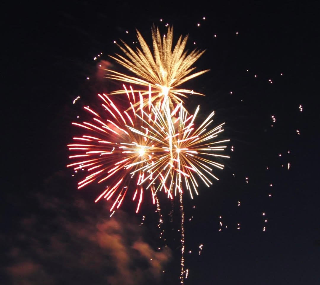 Municipio de Arica busca realizar lanzamiento de fuegos artificiales para el 7 de junio