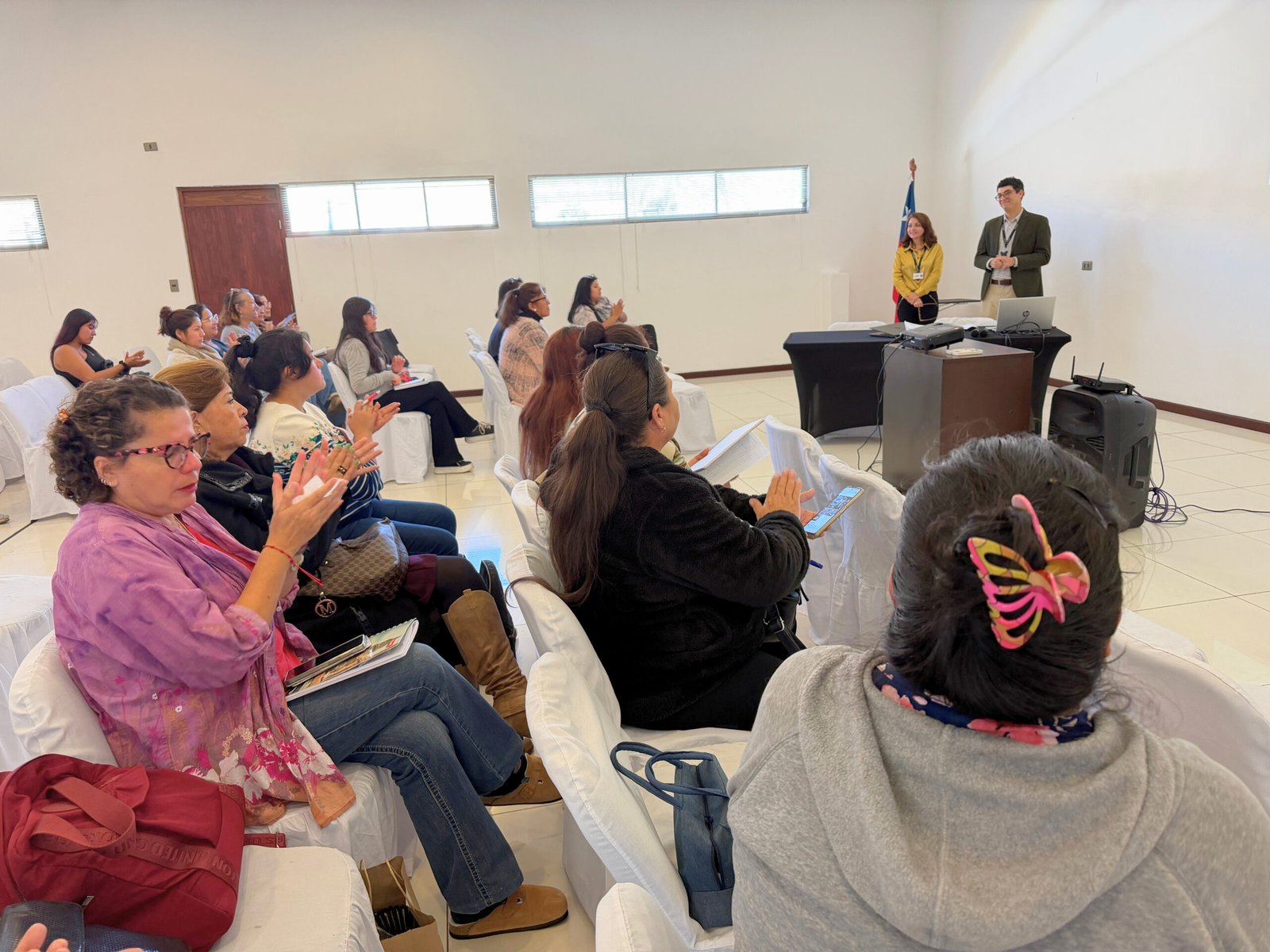Emprendedoras de Arica y Parinacota fortalecen redes y capacidades en nueva etapa del Programa Mujer Emprende 2026