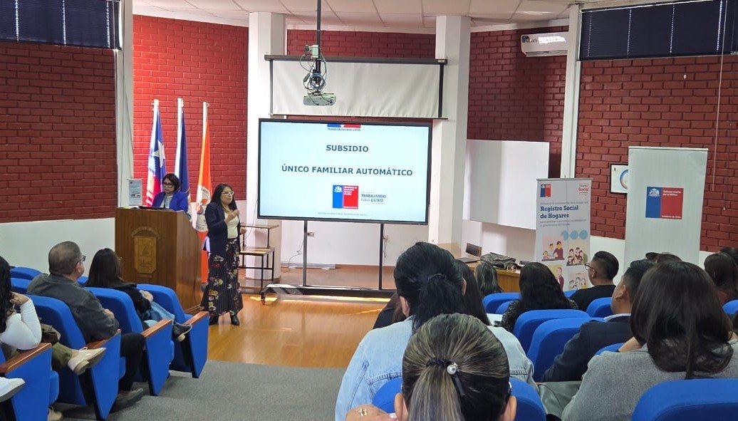 Seremi de Desarrollo Social y Familia capacitó a instituciones que trabajan con la niñez sobre beneficios sociales