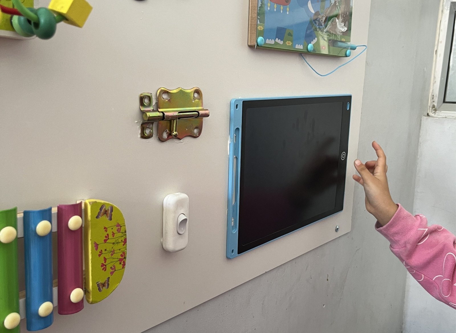 Hospital de Arica impulsó espacio inclusivo para niñas y niños mediante la implementación de un rincón sensorial