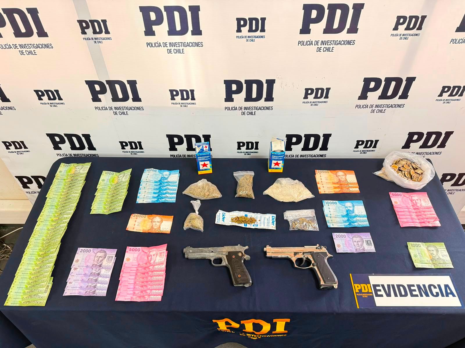 Desarticulan cuatro puntos de venta de drogas en Arica: cinco personas fueron detenidas