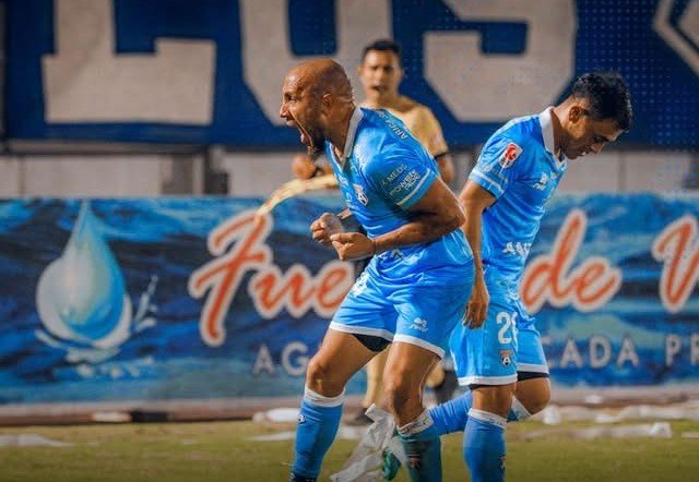 San Marcos de Arica rescató empate ante Deportes Iquique en el Clásico del Norte