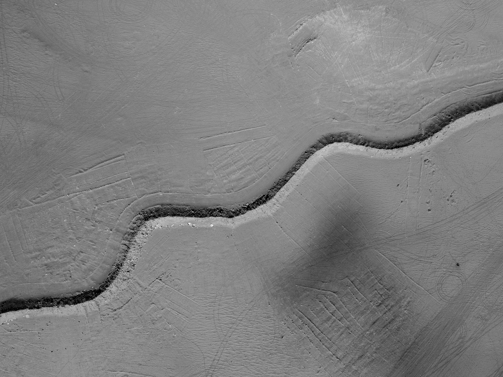 Publican investigación sobre campos minados en la frontera norte de Chile
