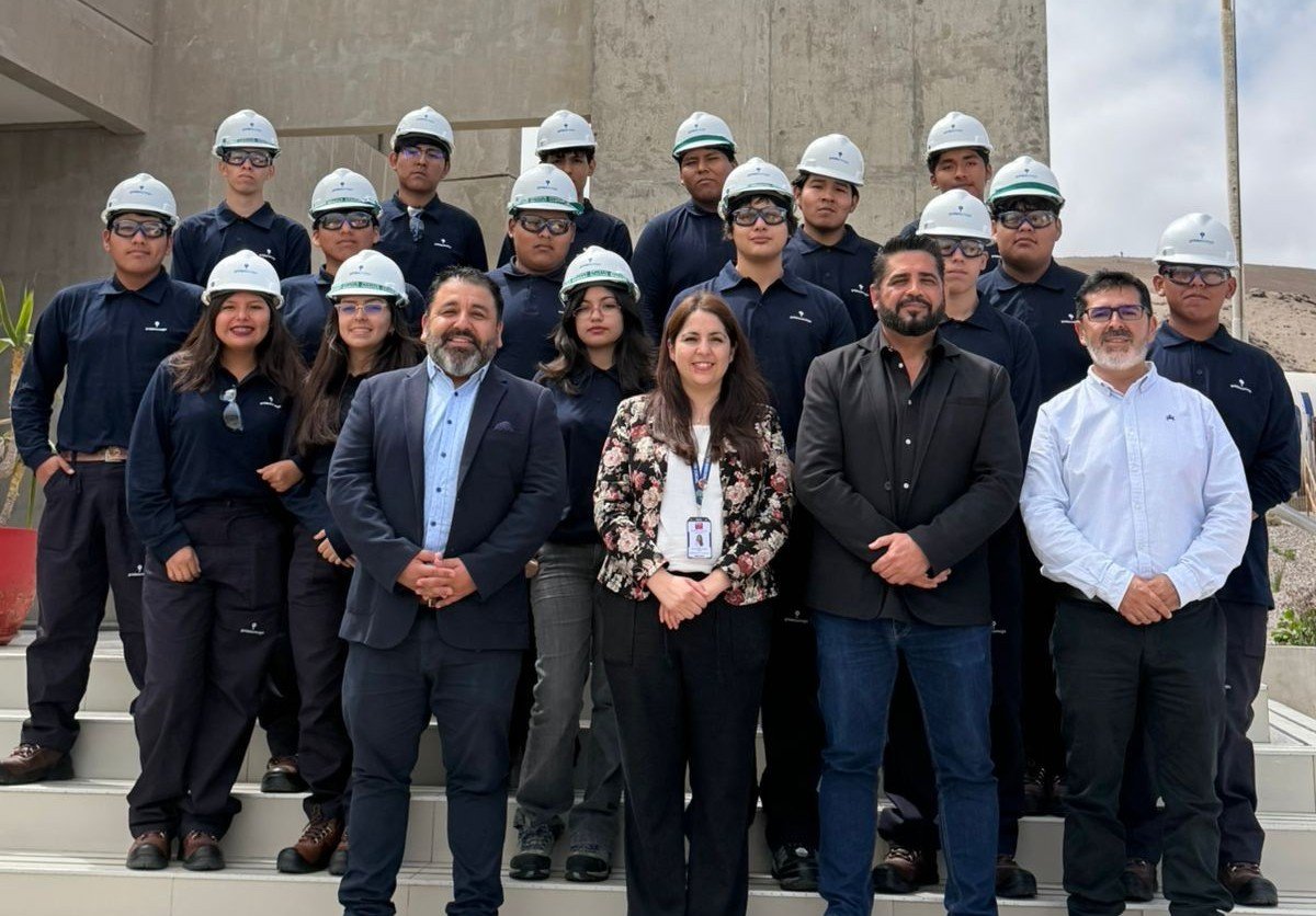 Jóvenes estudiantes de Arica realizan pasantía en empresa Golden Omega gracias a Franquicia Tributaria del SENCE